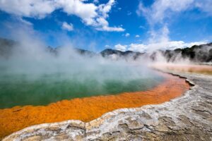 Geothermal hot spring in Yellowstone National Park. Image by jiaojiao, Pixabay 2024.